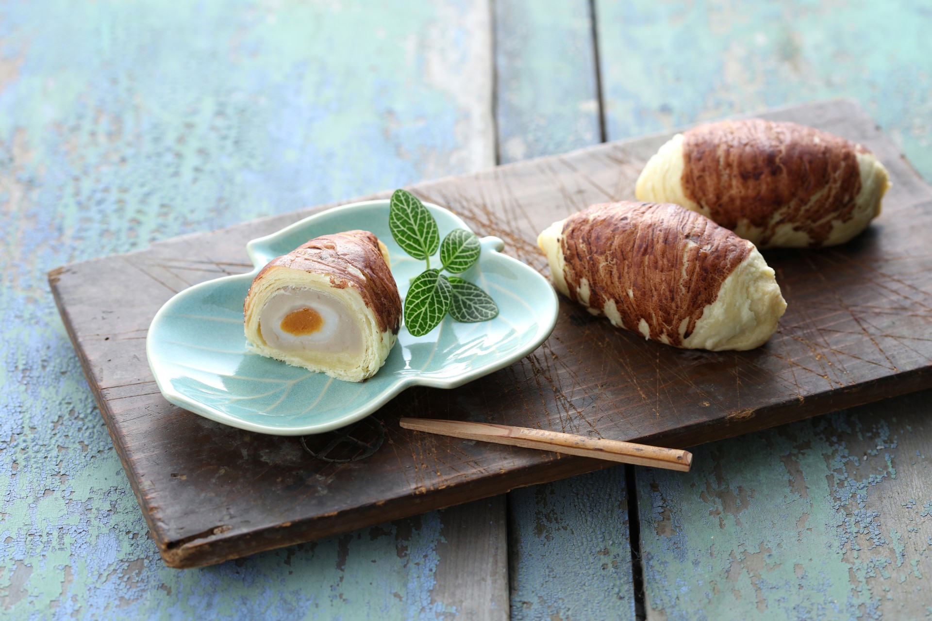 檳榔心芋頭外型的小芋仔，是阿聰師經典熱銷商品，也是國宴點心及外交部贈送外國貴賓的伴手禮。（圖／業者提供）